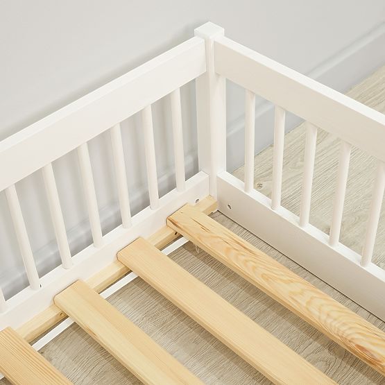 Alacsony Montessori Ourbaby Plus gyerekágy - fehér