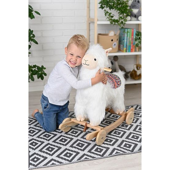 Alpaka hintalovon kerekekkel