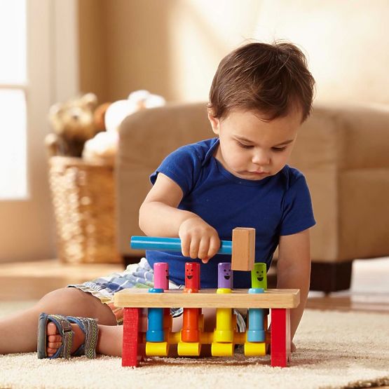 Átütős ugráló bábuk - kalapálós játék Melissa and Doug
