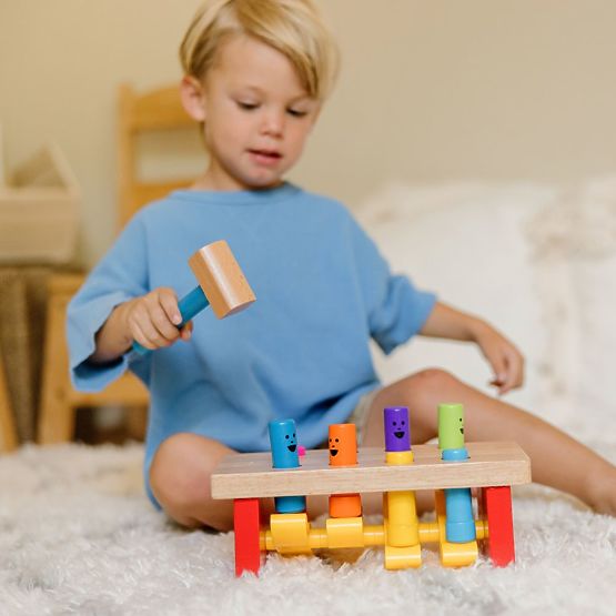 Átütős ugráló bábuk - kalapálós játék Melissa and Doug