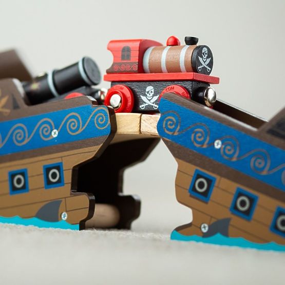 Bigjigs Rail Pirate vonat + 3 vágány
