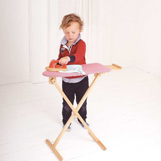 Bigjigs Toys Fa vasalódeszka vasalóval