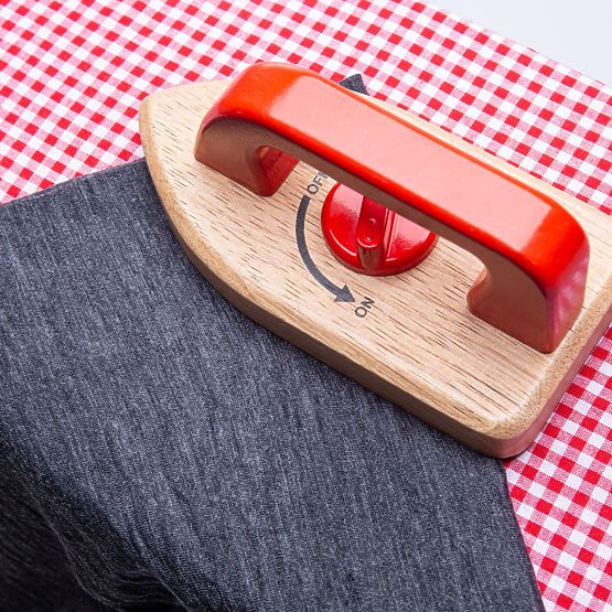 Bigjigs Toys Fa vasalódeszka vasalóval