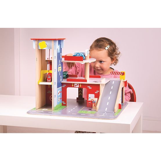 Bigjigs Toys Garázs parkolóval