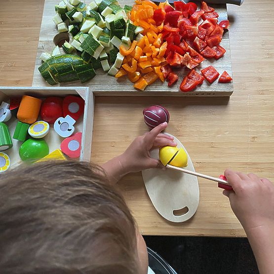 Bigjigs Toys Gyümölcsök vágása dobozban