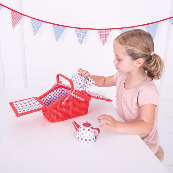 Bigjigs Toys Pöttyös teáskészlet piknikkosárban