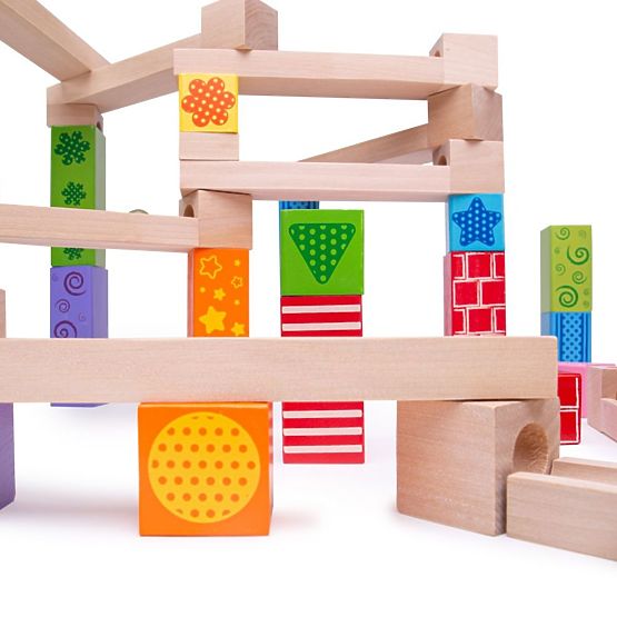 Bigjigs Toys Színes fa labdapálya