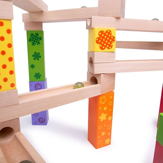 Bigjigs Toys Színes fa labdapálya