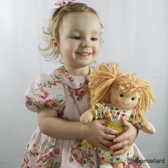 Bigjigs Toys Szövet baba Daisy 28 cm