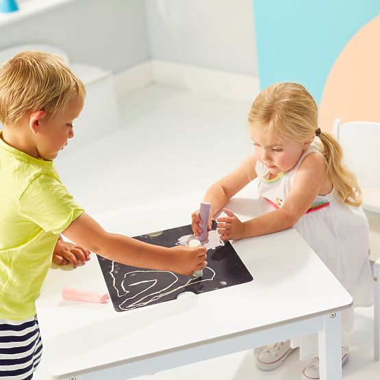 Crafty 2 az 1-ben gyrekasztal + 2 szék