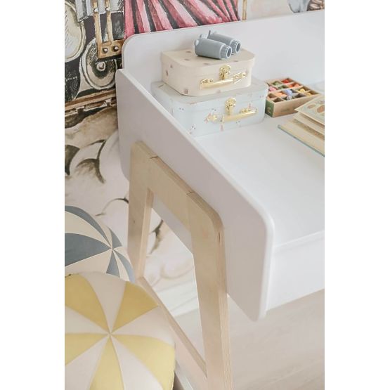 Gyermek íróasztal Így hatvan