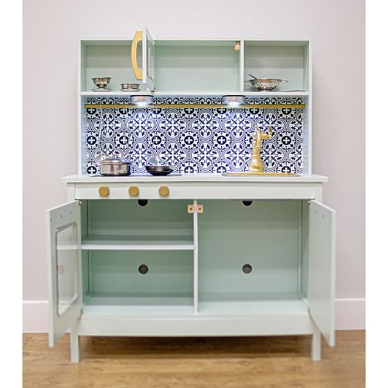 Északi fából készült konyha tartozékokkal