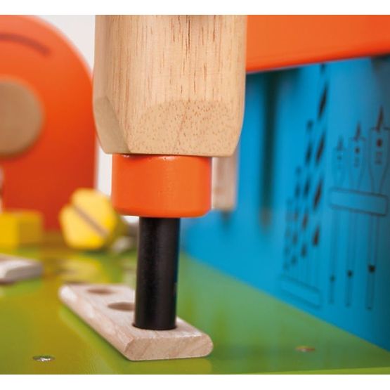 Fa barkács műhely eszközökkel