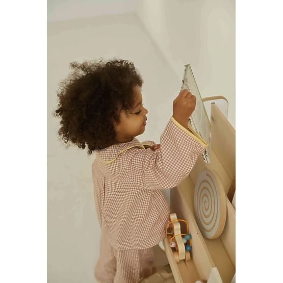 Fa könyvespolc és játék tároló