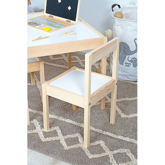 Gyerekasztal és 2 LETTO szék