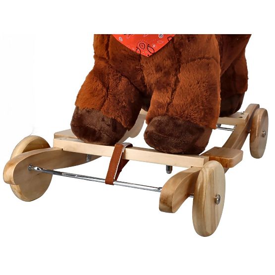 Hintaló fotellel és kerekekkel