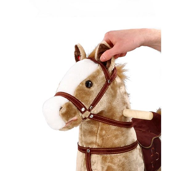 Hintaló Mustang kerekekkel