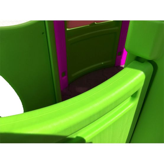 Kerti házikó gyerekeknek csúszdával