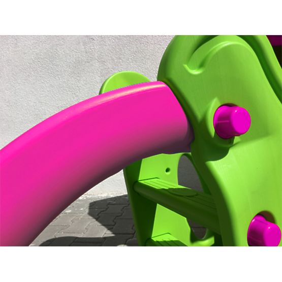 Kerti házikó gyerekeknek csúszdával