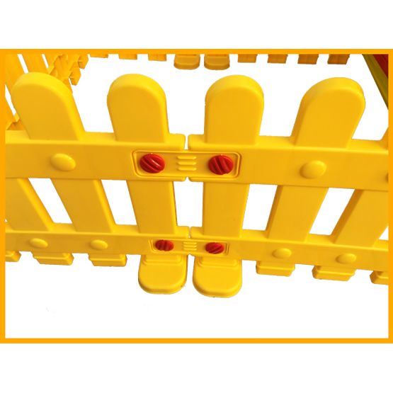 Kerti házikó gyerekeknek terasszal