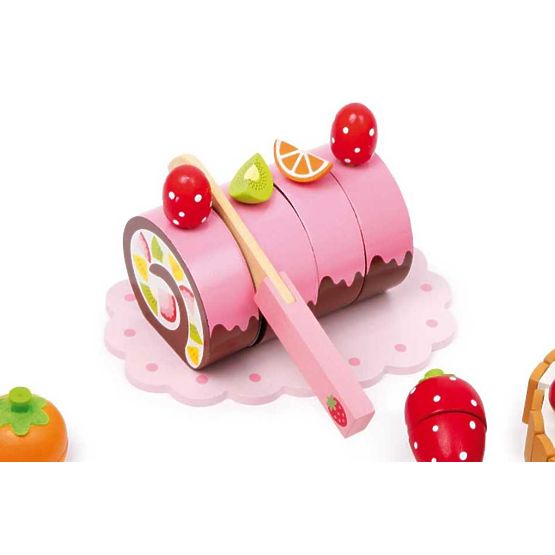 Kis lábdoboz fából készült édességgel