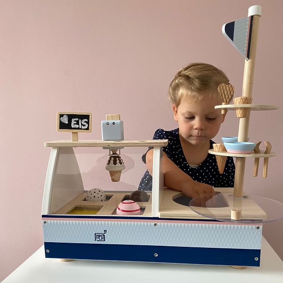Kis lábos fagylalttartó