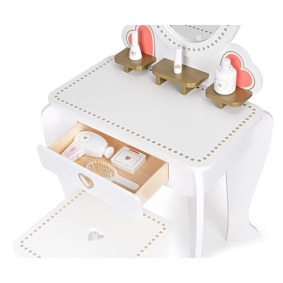 Lányok fésülködőasztal kiegészítőkkel