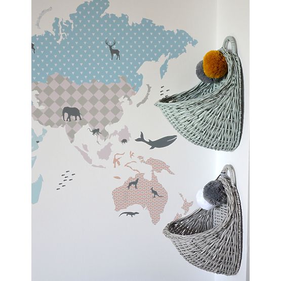 LILU fonott kosár falra