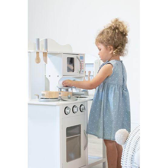 Meggie fa konyha tartozékokkal