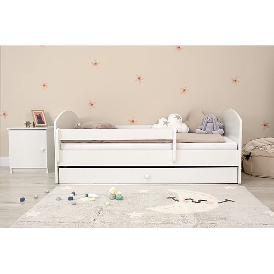 Ourbaby gyerekágy sorompóval - fehér