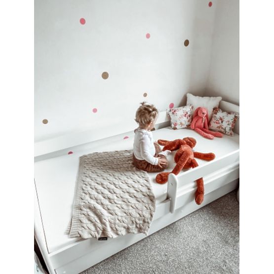 Ourbaby gyerekágy leesésgátlóval - fehér