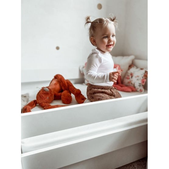 Ourbaby gyerekágy leesésgátlóval - fehér