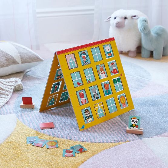 Petit Collage Wallaby az ablaknál játék