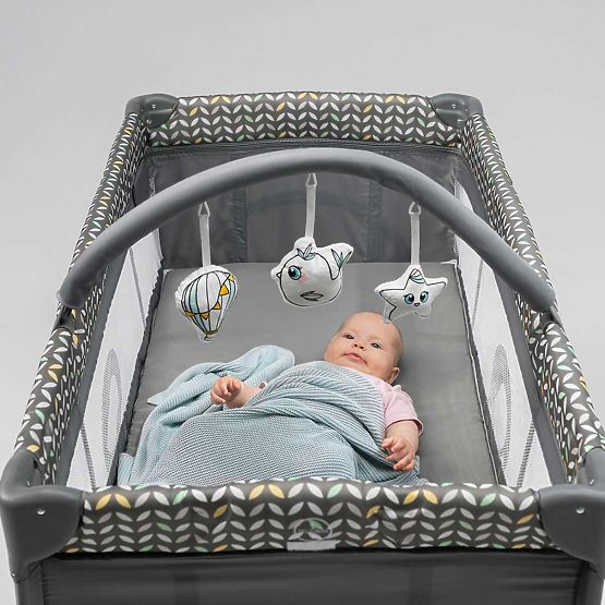 Utazóágy pelenkázóasztallal - szürke