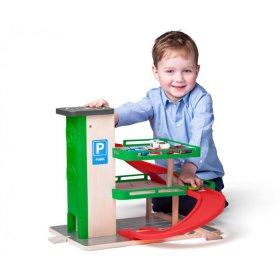 Fából készült parkoló, játékautókkal