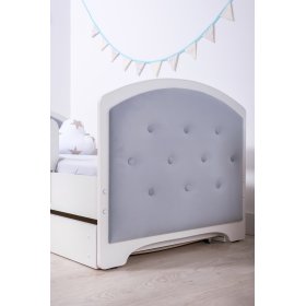 Kárpitozott Luna ágy leesésgátlóval - világosszürke, BabyBoo