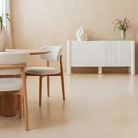 Háromajtós Lunaria komód maratott előlappal, fehér, lectus