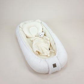 Muszlinból és bárányból készült Teddy babafészek - ekrü